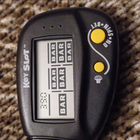 4/$60 Key Slot - Electronic Game Keychain - Picture 3 of 5